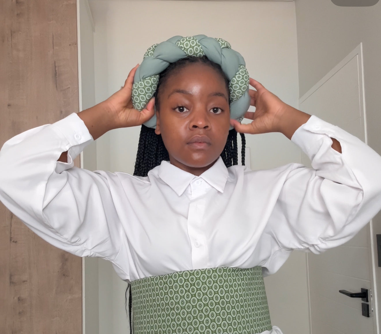 Mosadi Snatch corset with matching braid