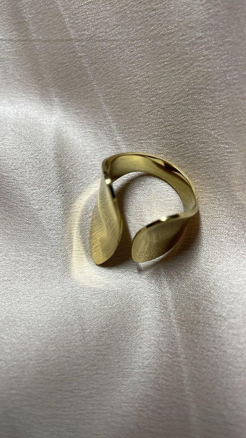 Sculpted Ring - Tol'thema