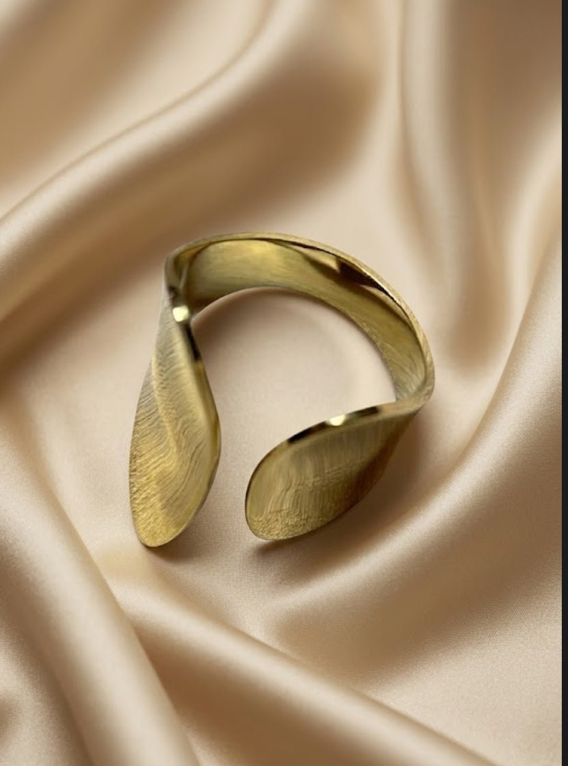 Sculpted Ring - Tol'thema